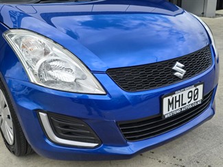2015 Suzuki Swift - Thumbnail