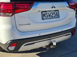 2020 Mitsubishi Outlander - Thumbnail