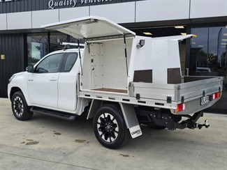 2025 Toyota Hilux - Thumbnail