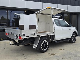 2025 Toyota Hilux - Thumbnail