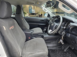 2025 Toyota Hilux - Thumbnail