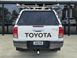 2016 Toyota Hilux - Thumbnail