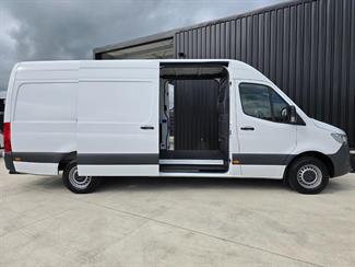 2022 Mercedes-Benz Sprinter - Thumbnail