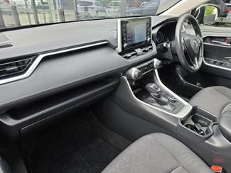 2021 Toyota Rav4 - Thumbnail