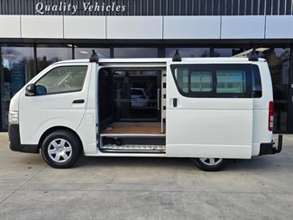 2018 Toyota Hiace - Thumbnail
