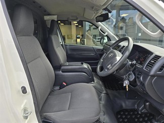 2019 Toyota Hiace - Thumbnail