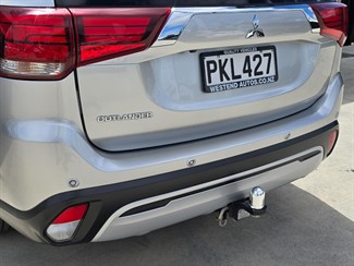 2022 Mitsubishi Outlander - Thumbnail