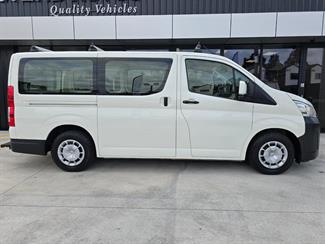 2020 Toyota Hiace - Thumbnail