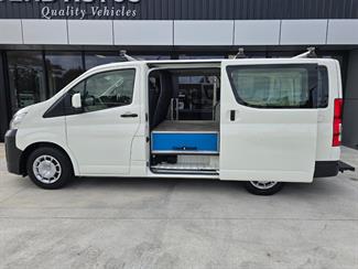 2020 Toyota Hiace - Thumbnail