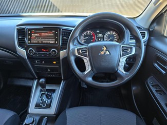 2020 Mitsubishi Triton - Thumbnail