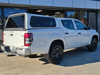 2020 Mitsubishi Triton - Thumbnail