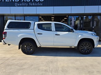 2020 Mitsubishi Triton - Thumbnail