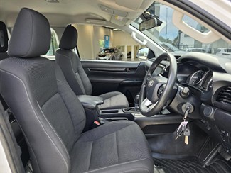 2023 Toyota Hilux - Thumbnail