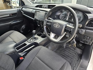 2023 Toyota Hilux - Thumbnail