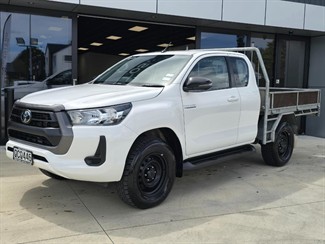 2023 Toyota Hilux - Thumbnail