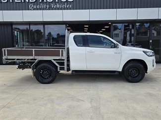 2023 Toyota Hilux - Thumbnail