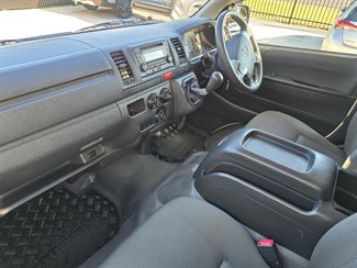 2016 Toyota Hiace - Thumbnail