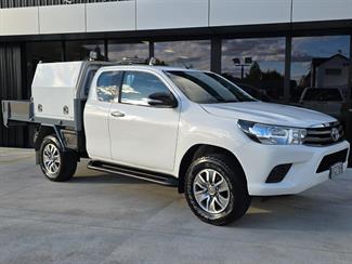 2017 Toyota Hilux - Thumbnail