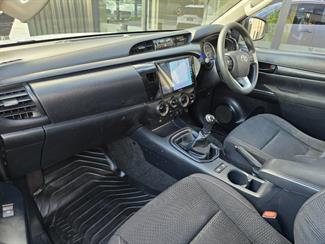 2017 Toyota Hilux - Thumbnail