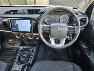 2017 Toyota Hilux - Thumbnail