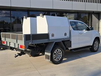 2017 Toyota Hilux - Thumbnail
