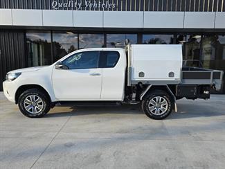 2017 Toyota Hilux - Thumbnail