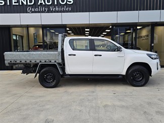 2022 Toyota Hilux - Thumbnail