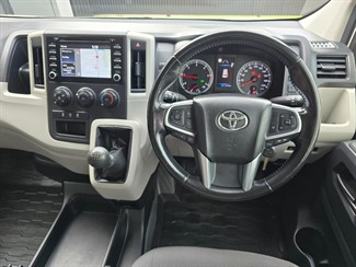 2020 Toyota Hiace - Thumbnail
