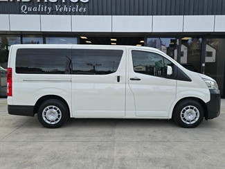 2020 Toyota Hiace - Thumbnail