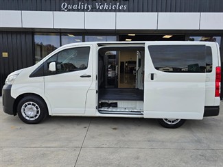 2020 Toyota Hiace - Thumbnail
