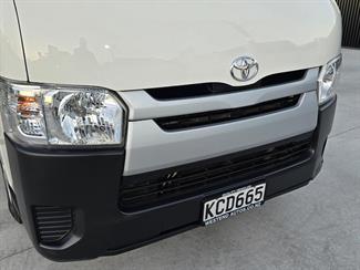 2016 Toyota Hiace - Thumbnail