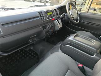 2016 Toyota Hiace - Thumbnail