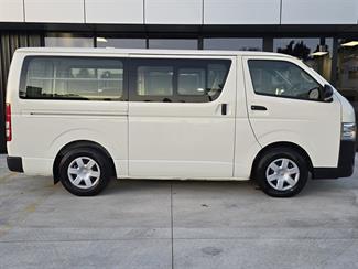 2016 Toyota Hiace - Thumbnail