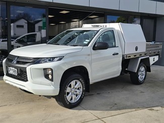 2024 Mitsubishi Triton - Thumbnail