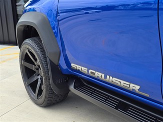 2023 Toyota Hilux - Thumbnail