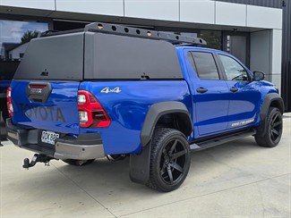 2023 Toyota Hilux - Thumbnail