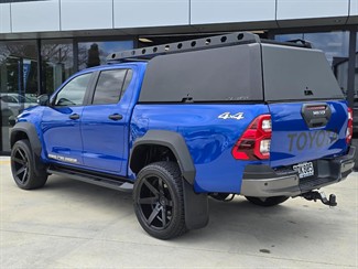 2023 Toyota Hilux - Thumbnail