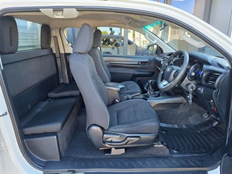 2016 Toyota Hilux - Thumbnail