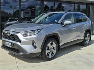 2019 Toyota Rav4 - Thumbnail