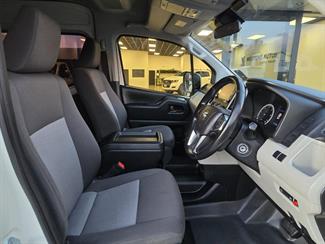 2022 Toyota Hiace - Thumbnail