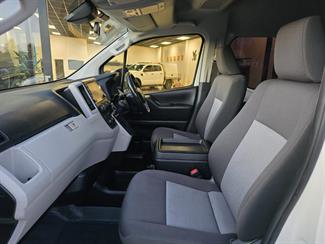 2022 Toyota Hiace - Thumbnail