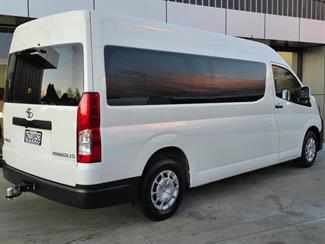 2022 Toyota Hiace - Thumbnail