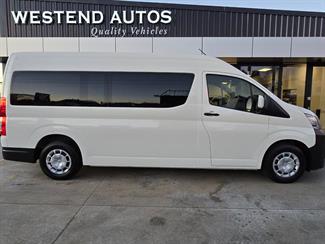 2022 Toyota Hiace - Thumbnail