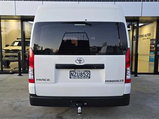 2022 Toyota Hiace - Thumbnail