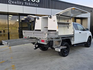 2018 Toyota Hilux - Thumbnail