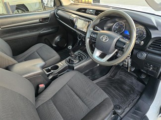 2017 Toyota Hilux - Thumbnail