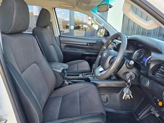 2018 Toyota Hilux - Thumbnail