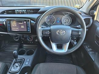 2018 Toyota Hilux - Thumbnail
