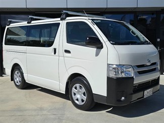 2015 Toyota Hiace - Thumbnail