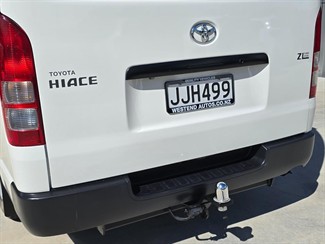 2015 Toyota Hiace - Thumbnail
